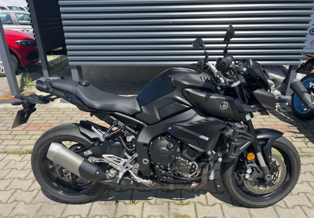 yamaha